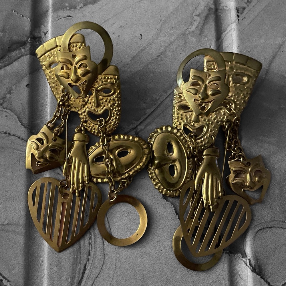 Play mask earrings
